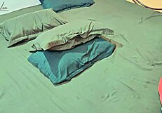 परवर्ट एशियन मिल्फ को डॉगी स्टाइल में फक्स करता है!