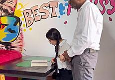 टीचर ने डिक फेस में धक्का दिया, फिर टेबल पर फक किया – शॉकिंग!