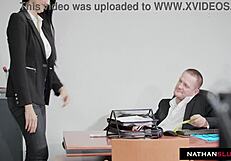 वालेंटीना रिची की टाइट गांड 4K में