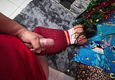 tio pervertido me manosea el culo y me junta las manos con luces para culiarme el hijueputa