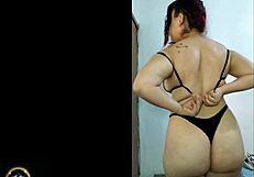 सेक्सी बेला खूबसूरत चुचियों और बड़ी गांड के साथ नाचती है