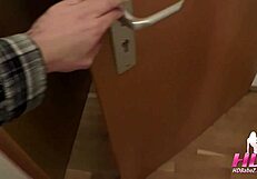 सेक्सी पार्टी गर्ल बॉयफ्रेंड से धोखा देती है, इंटरव्यू में गहराई से चोदाई और फेशियल