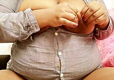 Sexy indian girl shows big boobs and tits