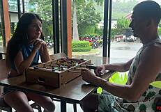 गेम हार गया और बाहर घूम गया