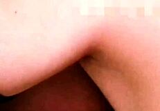 le chupo su rica verga a mi esposo me hace venir chupando mi vagina muy rico y despu�s lo monto de espalda hasta hacer qu� se corra dentro de mi vagina me deja goteando mi vagina con su semen