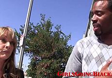 cougar realtor shows bbc tenant how mature women fuck