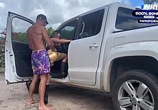 Vivi Capetinha gets anal fingering and assfucking from employee Vagninho on the farm