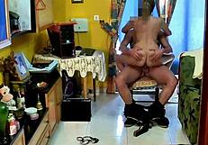 Tragando y follando como una cerda, �qui�n se atreve?