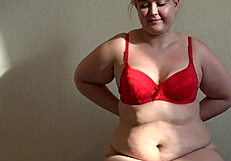 big ass amateur bbw enjoys anal masturbation with oil