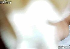 मेरे सौतेले भाई ने मेरे साथ पोर्न फिल्माने की मिन्नत की, अब वो मेरे मुँह और चूत को चोद रहा है... उम्मीद है पति ना देखे!