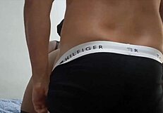 Esposa Mascarada Roçando e Levando Gozada na Buceta