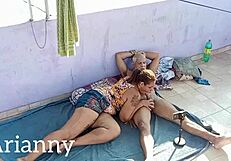 लियो ओग्रो और अरियानी कोडा आरजे छत पर जोरदार चुदाई