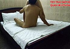 Vietnamese Amateur Goes Wild on First Steamy Date!