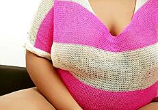 i love this sexy big tits girl