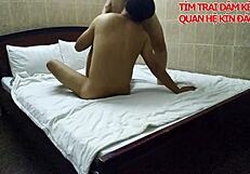 Vietnamese Amateur Goes Wild on First Steamy Date!