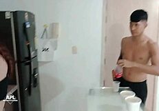 Rica Mamada En La Cocina De Sexy Latina Jovencita De Buen Culo Parte 1
