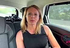 Julie Milf Coquine Expérimente le Plaisir en Trio