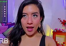 Brunette Babe Shakes Big Ass Seductively