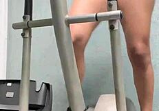 Brave woman dares to lick pussy in the gym