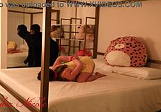 बेब को घुस कर ह्यूमिलिएट किया: वेट लिकिंग, स्लॉपी स्पिटिंग और बड़ा काला लंड