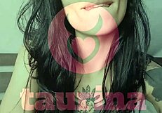 Watch this young girl squirt on webcam