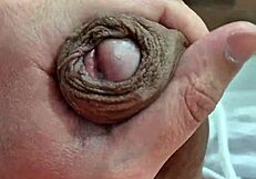 घर पर सोलो मज़े में एकदम मस्त पंजेटा मार रहा हूँ