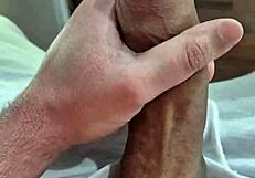 घर पर सोलो मज़े में एकदम मस्त पंजेटा मार रहा हूँ