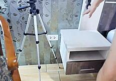 Entrando a Un Buen Hotel en Lince, What Secrets Await Inside?