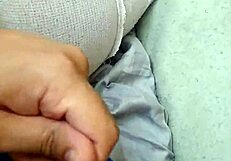 बस देखो ये लड़का रॉ एमेच्योर गे BJ पर झटके मार रहा