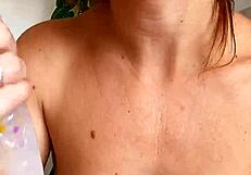 Cherry lips gives spanish joi instructions