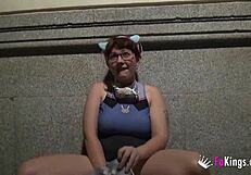 बस्टी युवा मेराकी ने स्पेनिश सड़कों पर मुफ्त पब्लिक ब्लोजॉब दिए