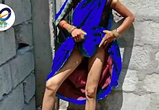 Indian amateur lifts saree