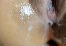 मैं गीली होकर अंदर और ऊपर कम डाल रहा हूँ कम अंदर गीला