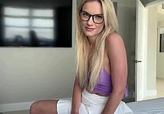 Blonde step mom lindsey lakes rides nerd scott stark in household fantasy