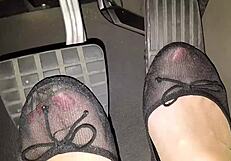 Italian Milf Performs Anal Assfucking On Webcam