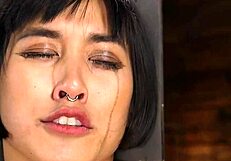 झांट वाली एशियन भाभी हॉगटाई बंधन में खिलौने से चुदाई