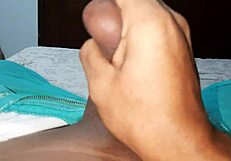 Me encanta como mi madrastra me chupa la polla