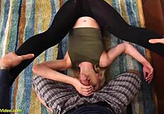 ब्लोंड जिम्नास्ट केटी कश संग कैजुअल रफ फ्लेक्सी चुदाई