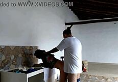 revise las camaras de seguridad y encontre estos videos de mi esposo con su amante