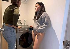 esto es algo extraño me gustan los besos de la esposa de mi hermanastro soy una perra