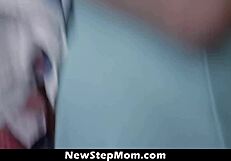 बड़ी चूच वाली सौतेली मां जान्ना हिक्स शरारती सौतेले बेटे को अकेले क्यों संभाल रही?