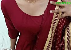 देसी इंडियन दिव्या भाभी की डॉगीस्टाइल में जोरदार चुदाई