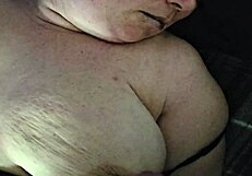 स्टेप मॉम का प्रेटी फेस कवर होता है कम से जर्क ऑफ के बाद एमेच्योर बीबीडब्ल्यू ऐक्शन में