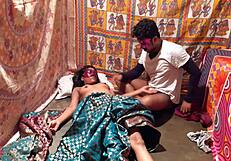 हॉट भाभी ने एक्स के साथ देसी चुदाई की तलब लगाई वाइल्ड संतुष्टि के लिए