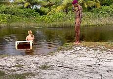 fui na praia de nudismo com gostosas gravando putaria total