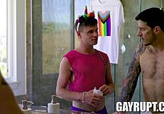 dylan hayes takes ty roderick big cock in gay doggystyle pride