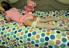 छोटी सौतेली बेटी की टाइट चूत में सौतेले पापा से क्रीमपाई