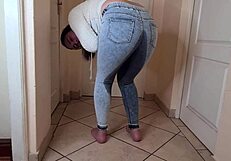 जीन और जैकेट में बेताब पेशाब, कितना गंदा हो सकता है?