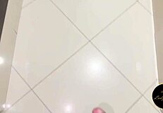 big booty teen gets cumshot in pussy 😍