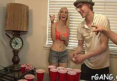 वाह, ये गैंग बैंग सीन एकदम जंगली है 😍